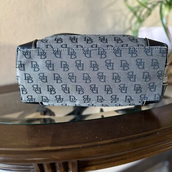 Dooney & Bourke Signature Tote Bag - Picture 3 of 8